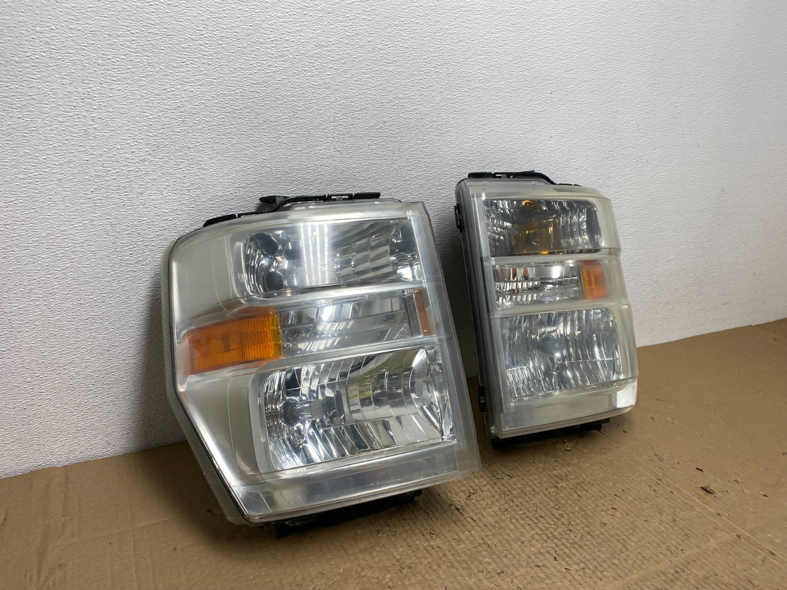 2008-2014 Ford Econoline E150 E250 E350 Left+Right Headlights AC4036 DW2