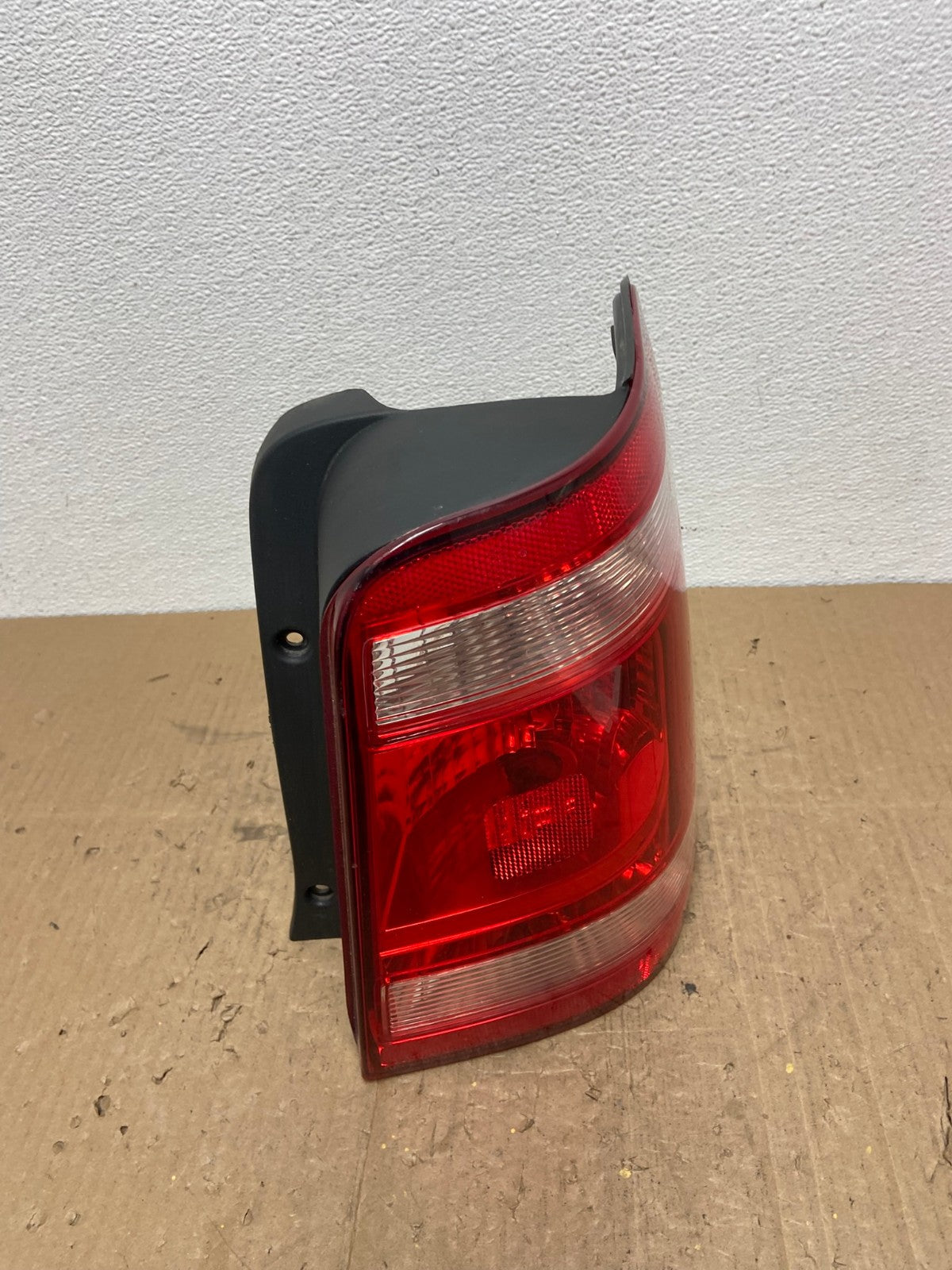 2008 to 2012 Ford Escape Right Passenger RH Side Tail Light AB8586 LK2