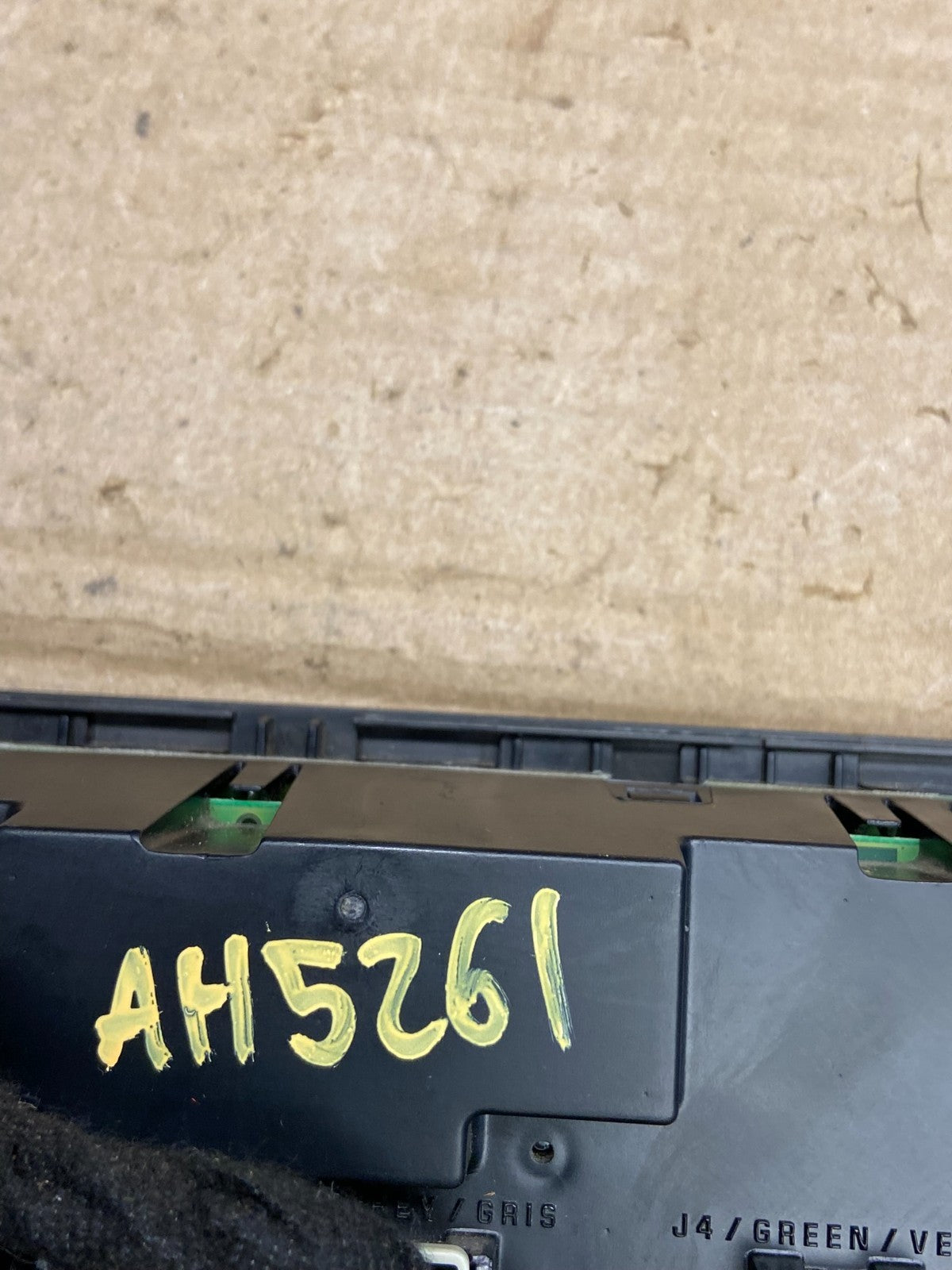 2007 to 2009 GMC Yukon Chevrolet Tahoe Climate Control A/C Panel AH5261 DG7