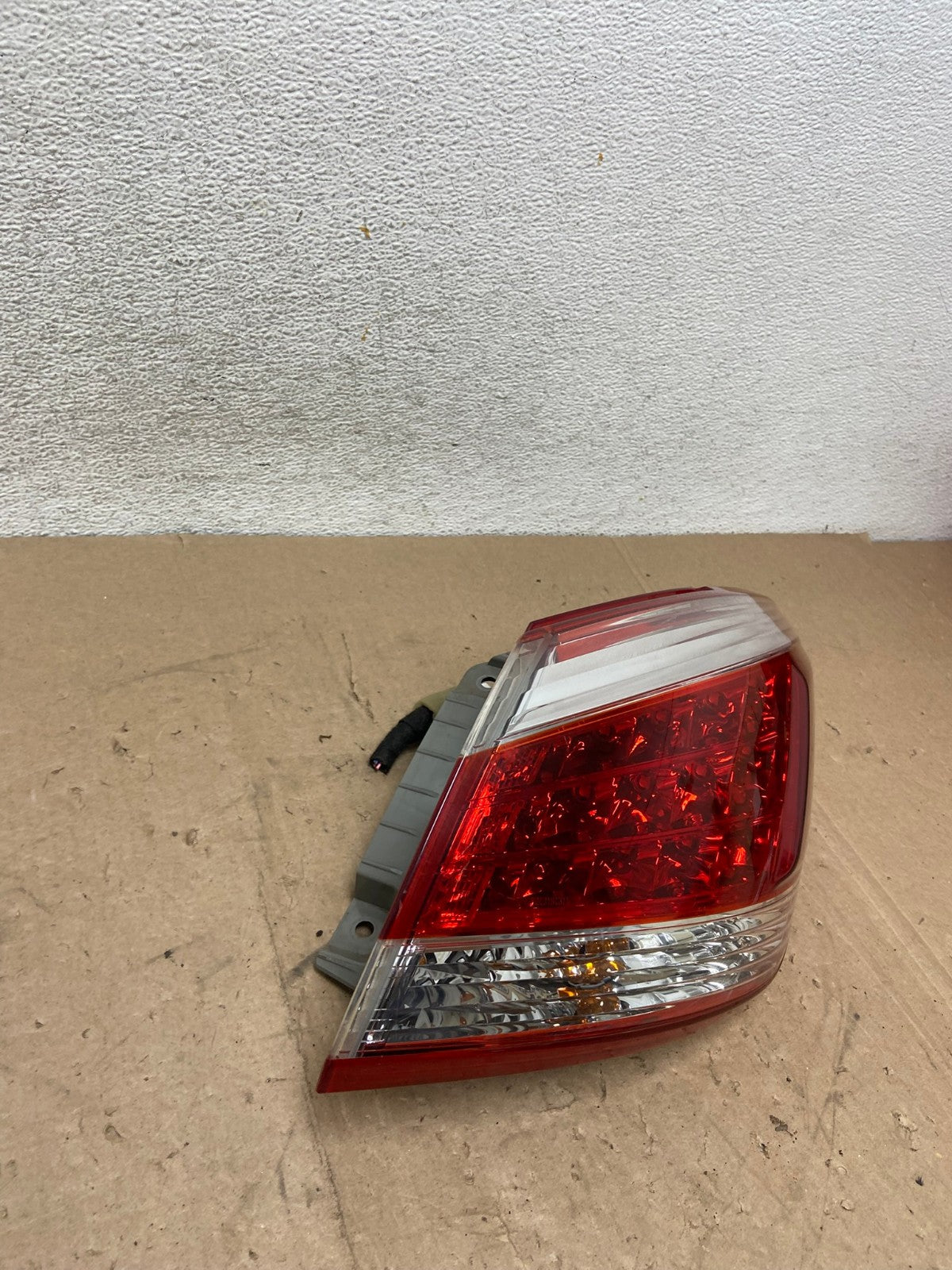 2011 - 2014 Nissan Murano Right Passenger Side RH Tail Light AG5334 LK2