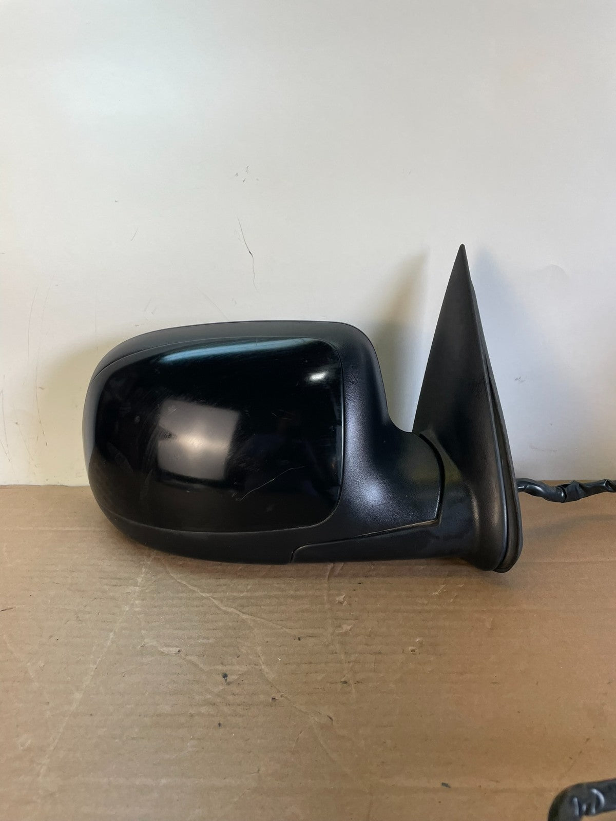 2003-2006 Chevrolet Tahoe Suburban Right Passenger Turn Door Mirror AG7897 DW0