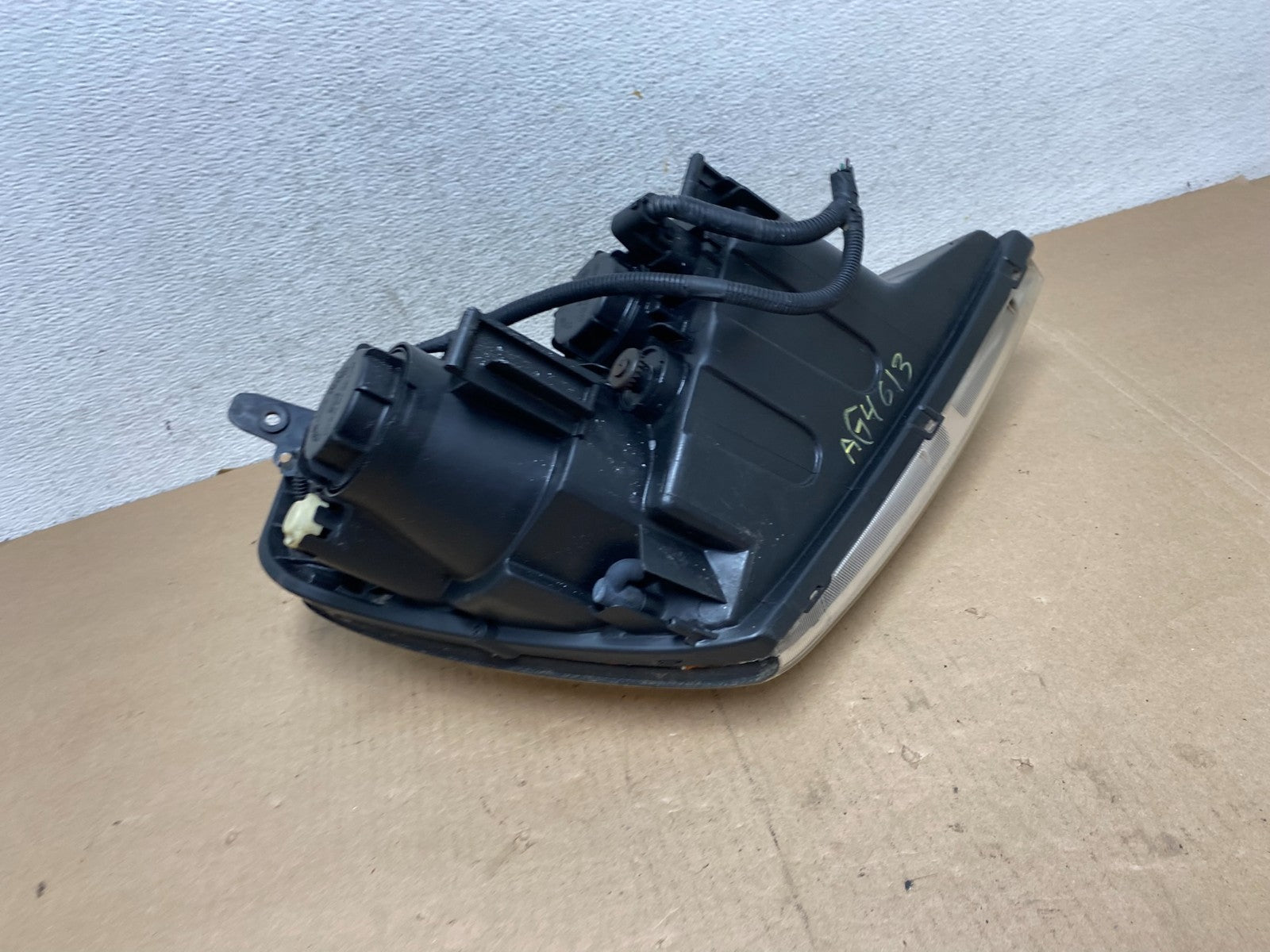 2008-2012 Kia Sedona Left Driver Lh Side Headlight Halogen AG4613 DW7