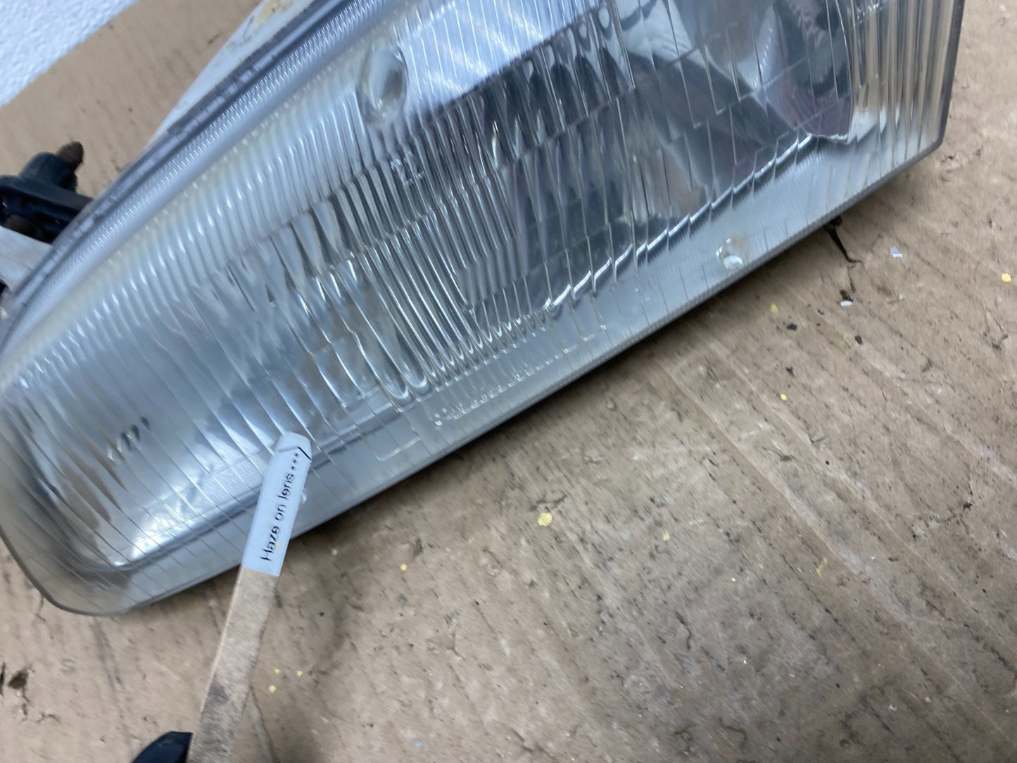 1997 1998 1999 Toyota Camry Left Driver Side Halogen Headlight AB8492 DW3