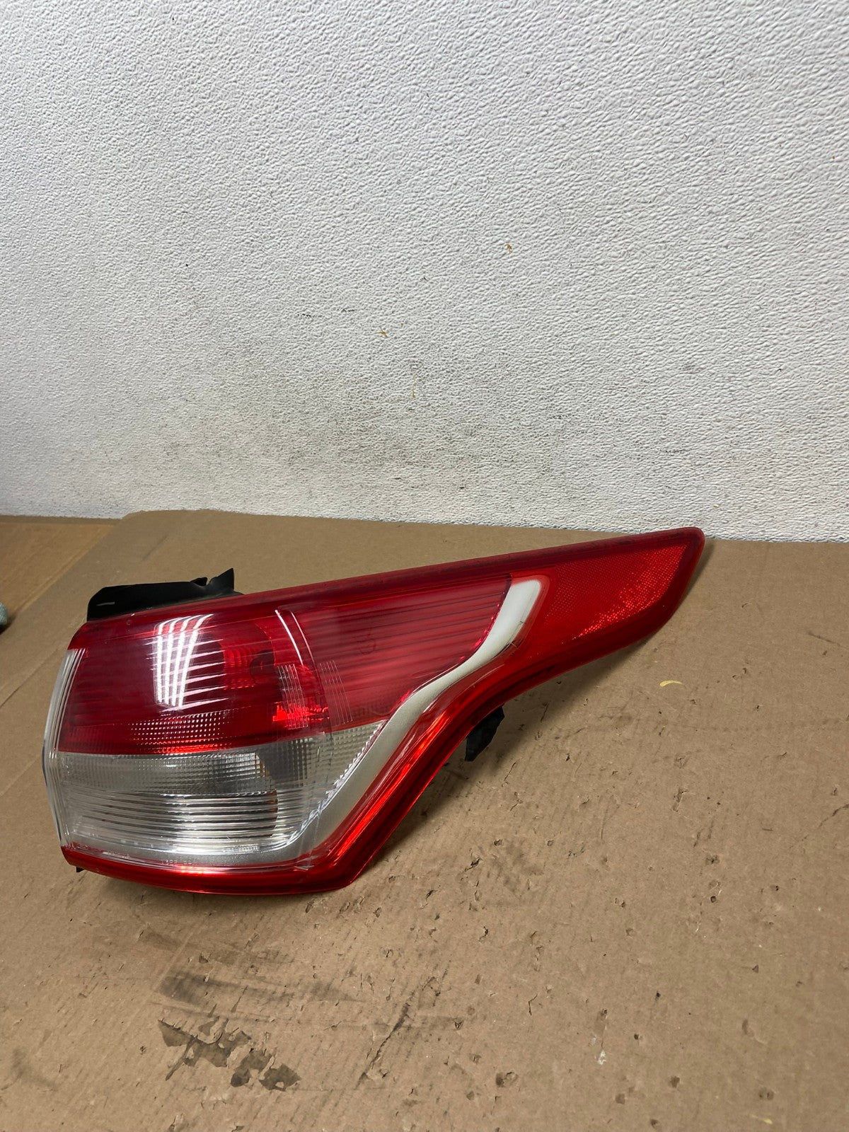 2013 to 2016 Ford Escape Right Passenger RH Side Tail Light AD7768 LK1