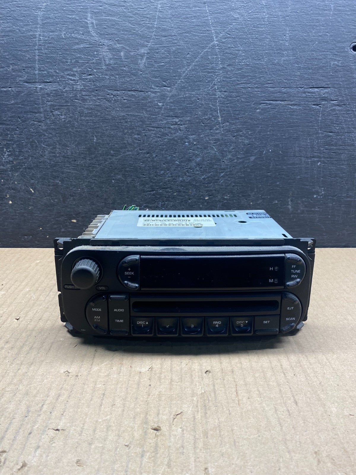 2002 - 2006 Chrysler Dodge Jeep Ram Radio CD Player AM/FM Receiver AG3975 DG0
