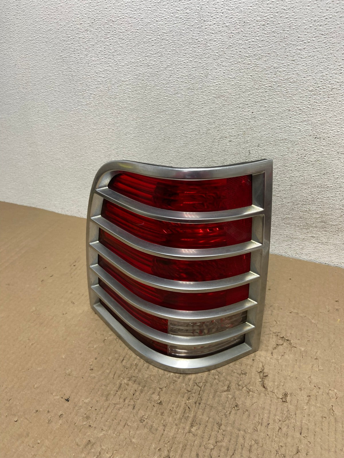 2002 to 2005 Mercury Mountaineer Left Driver Lh Side Tail Light AF2895 LK0