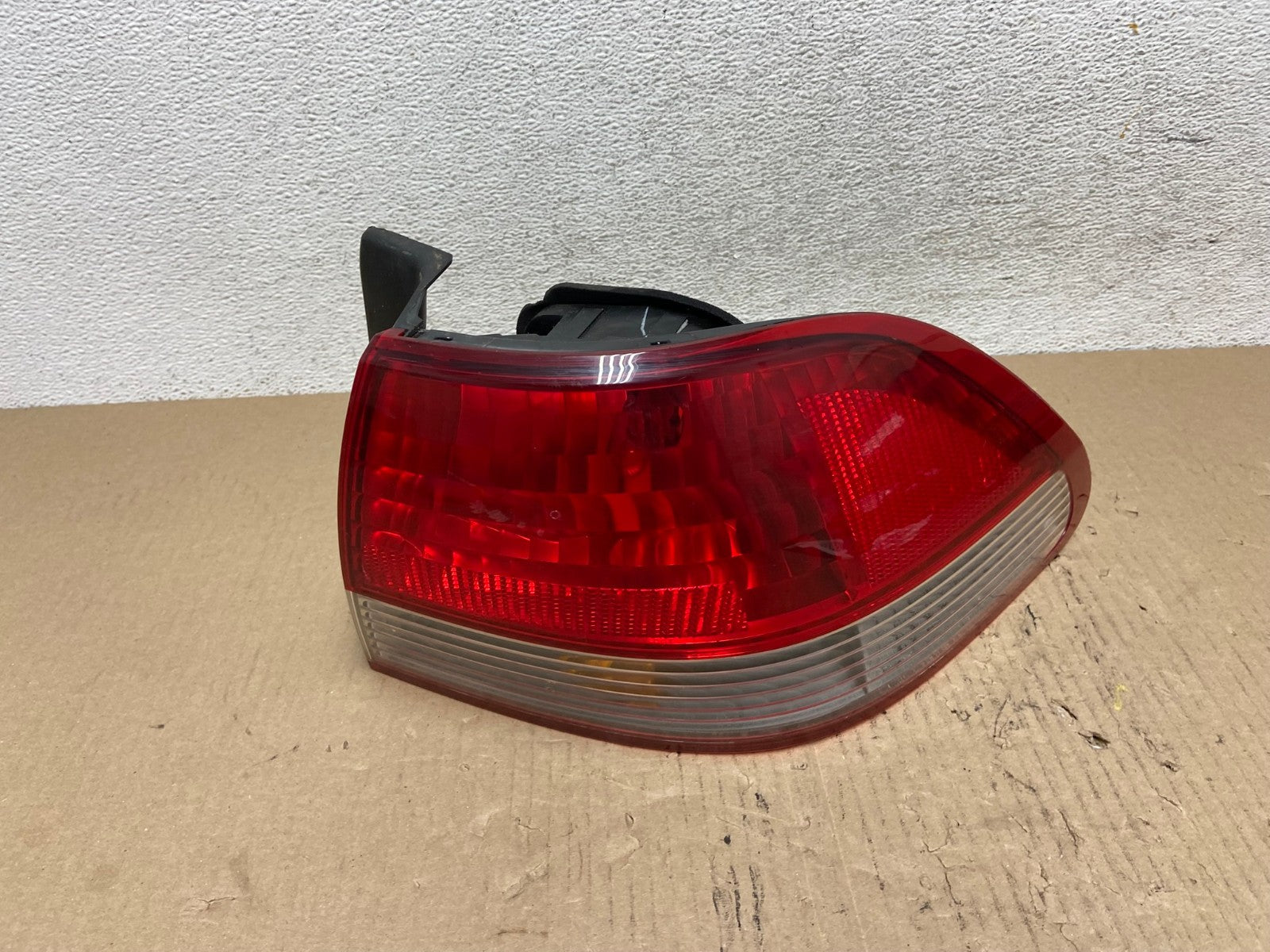 2001 to 2002 Honda Accord Sedan 4door Right Passenger Tail Light AF5890 LK0