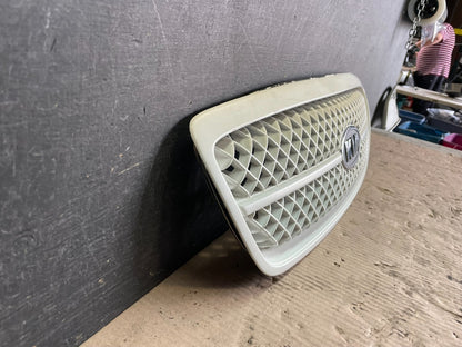 2004 to 2005 Kia Sedona Front Upper Grill Grille L9634 PS2