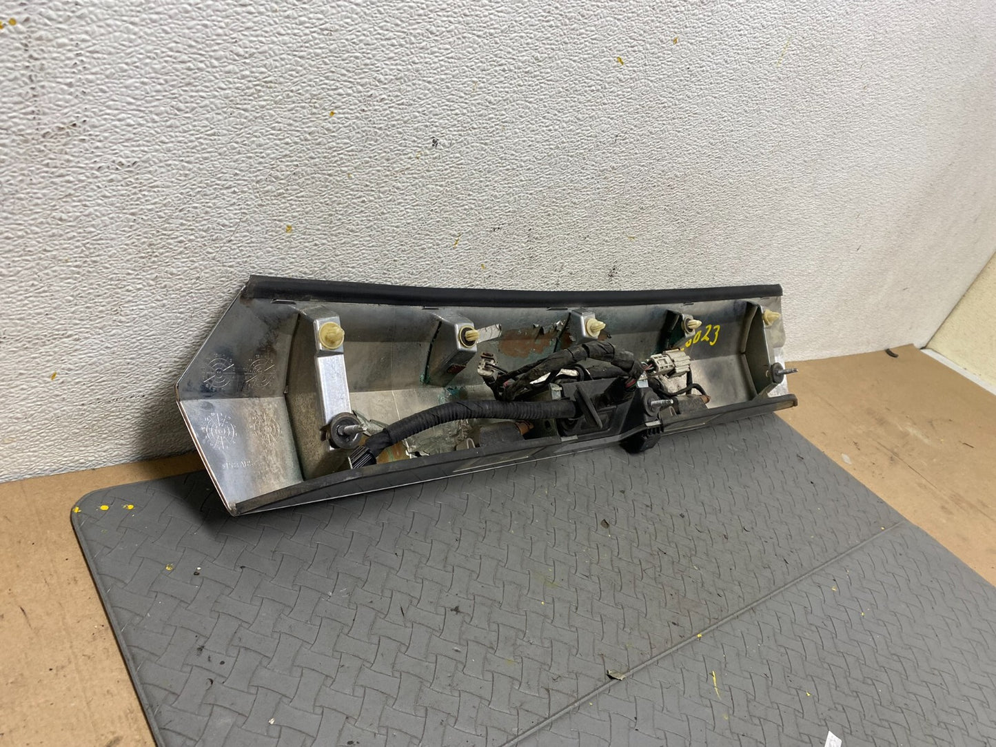 2010-2015 Gmc Terrain Lift Gate Handle Trim Back Up Camera Chrome Panel C6023 DG8
