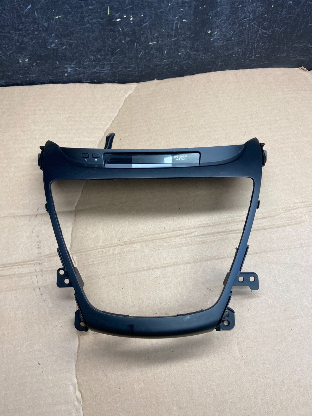 2014-2016 Hyundai Elantra Center Radio Climate Control Air Vent Bezel AF1755 DG0