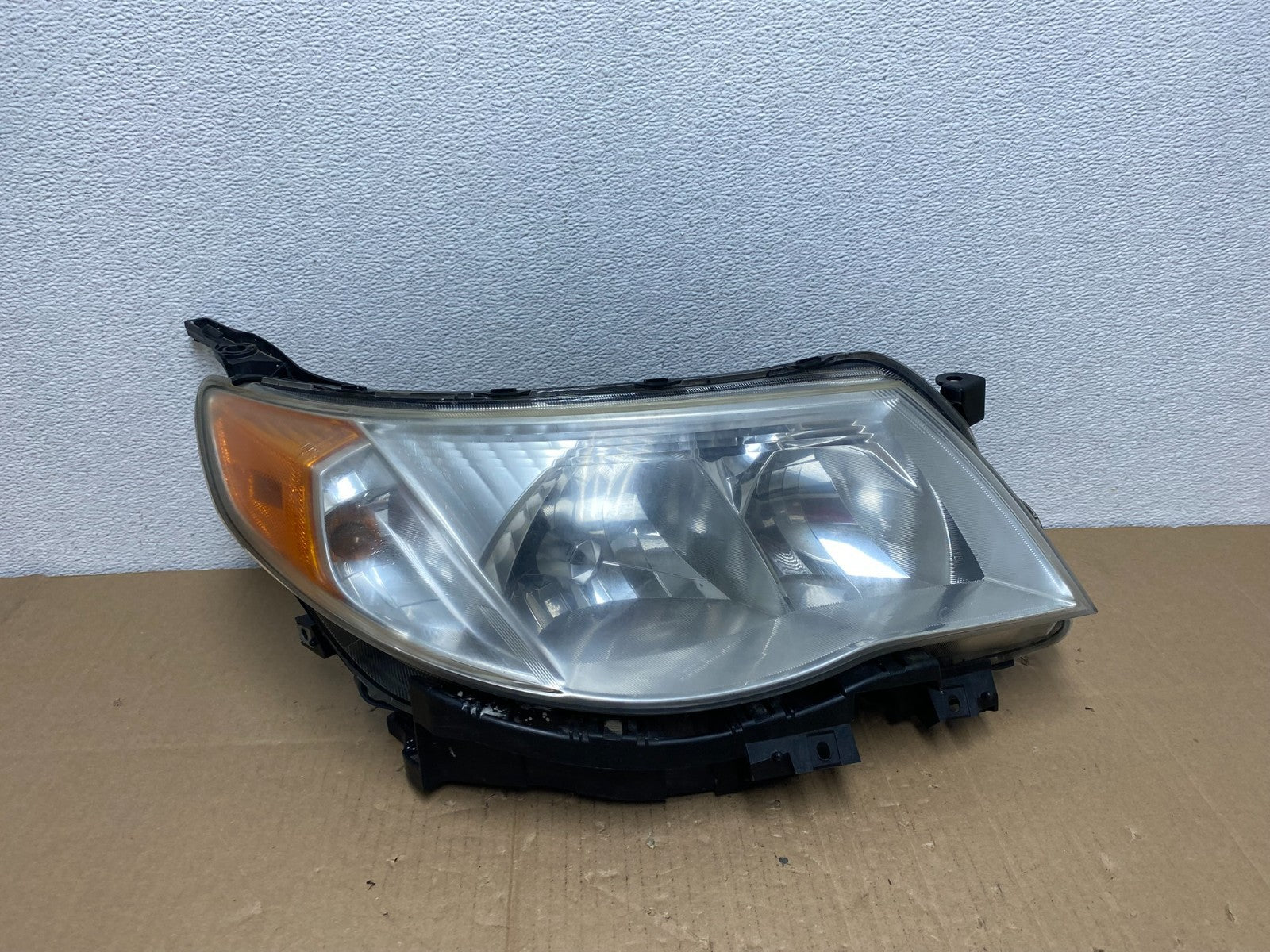 2009 - 2013 Subaru Forester Right Passenger Side Halogen Headlight OEM AB8130 DW0