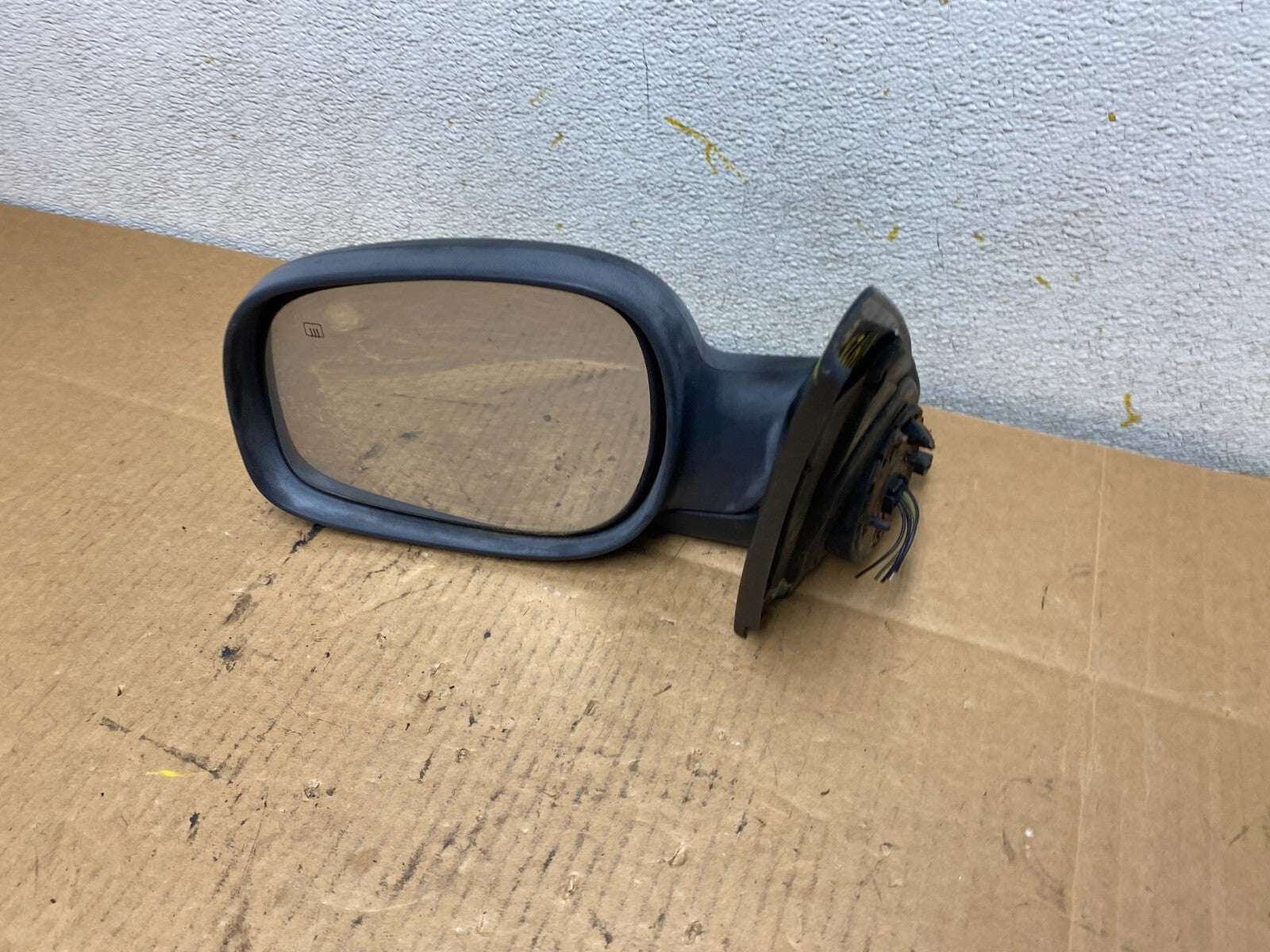 2002 to 2005 Land Rover Freelander Left Driver View Door Mirror N4289 OEM DG8