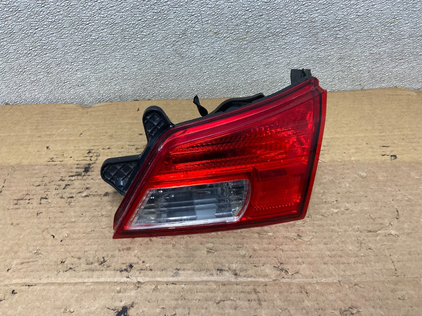 2010 - 2014 Subaru Outback Right Passenger RH Side Inner Tail Light AB3379 LK0