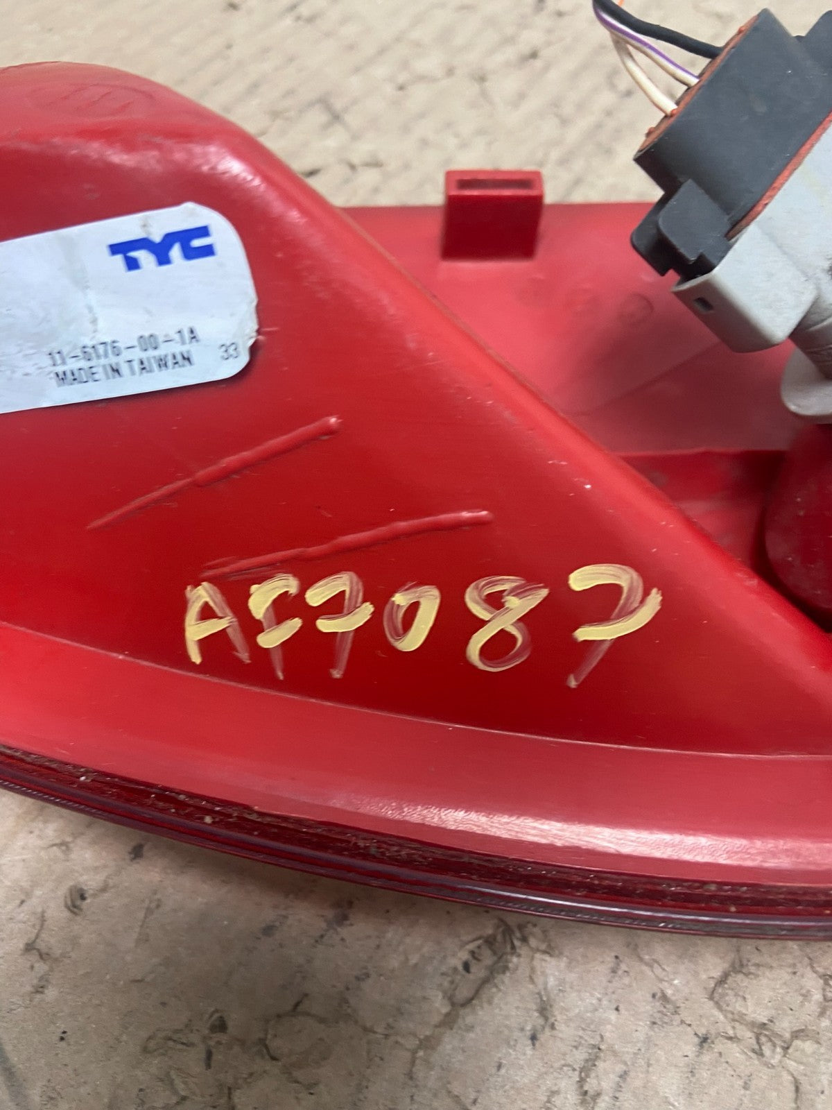 2006 to 2010 Chrysler PT Cruiser Left Driver LH Tail Light TYC AF7087 DW7