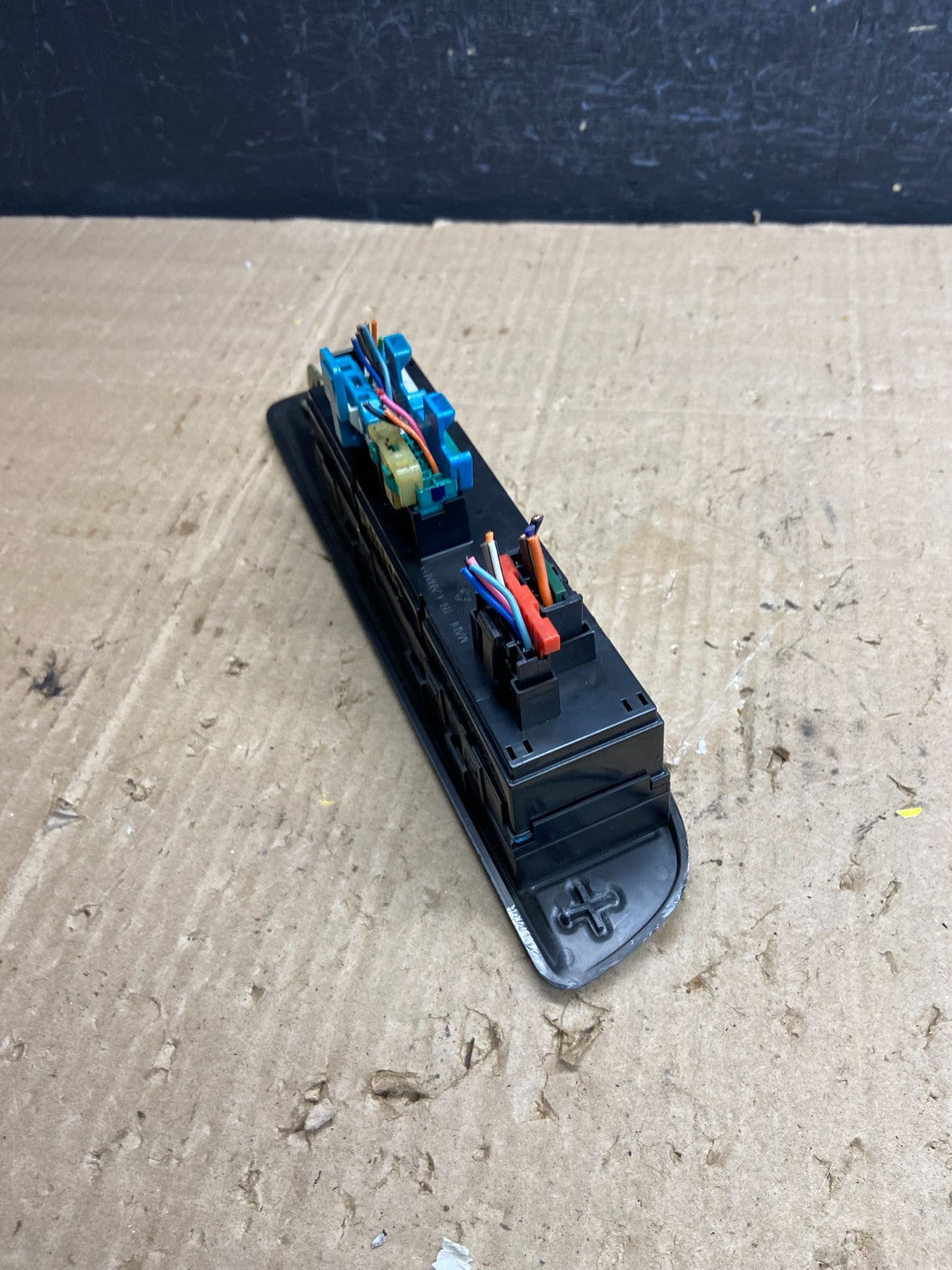 2002 - 2005 GMC Envoy Master Power Door Lock Window Switch Heat Seat AE1986 DG4