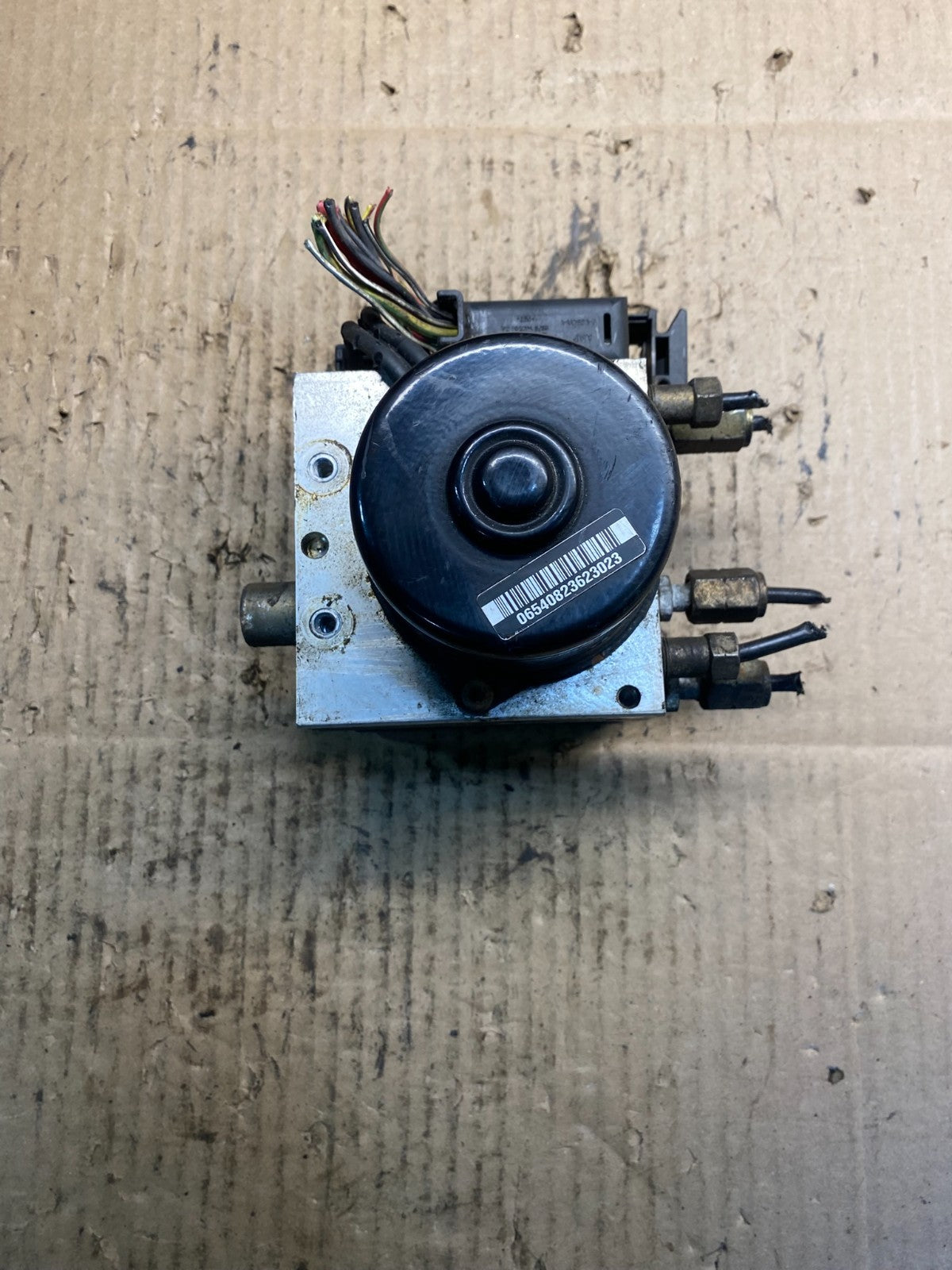 2002 2005 Ford Explorer  ABS Anti Lock Brake Pump Module Oem AB2802 DG1