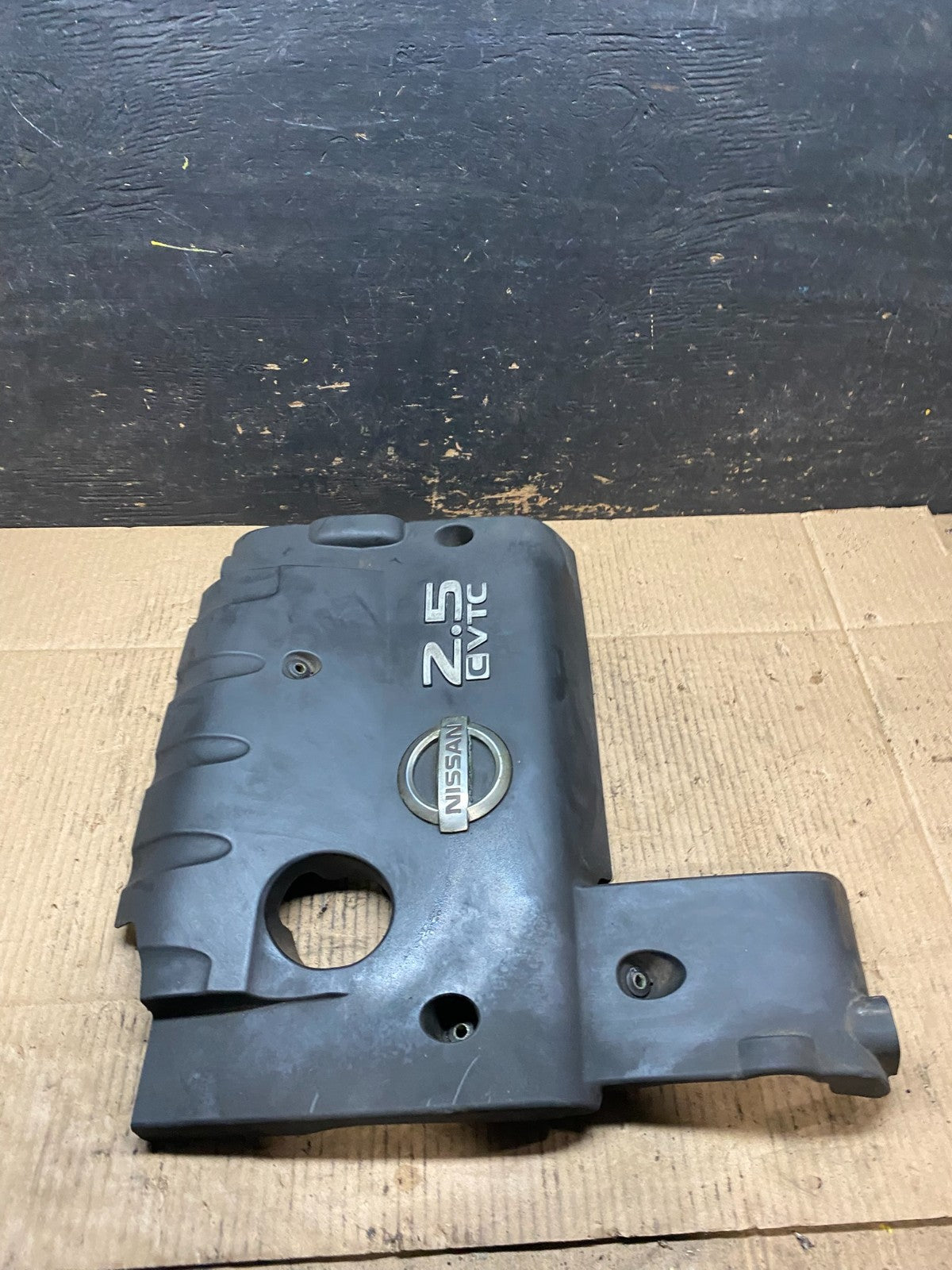 2002 to 2006 Nissan Altima 2.5 L Engine Cover t6628 DG3