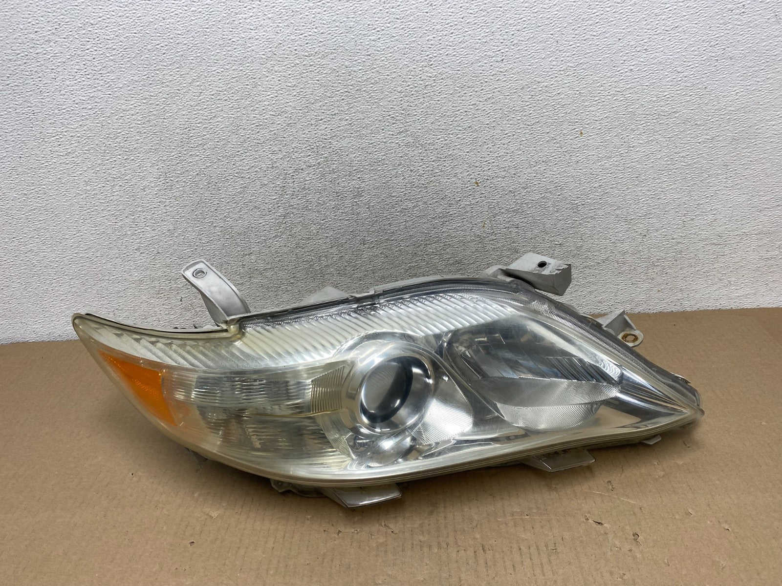 2010 - 2011 Toyota Camry Right Passenger RH Halogen Headlight AG5879 DW0