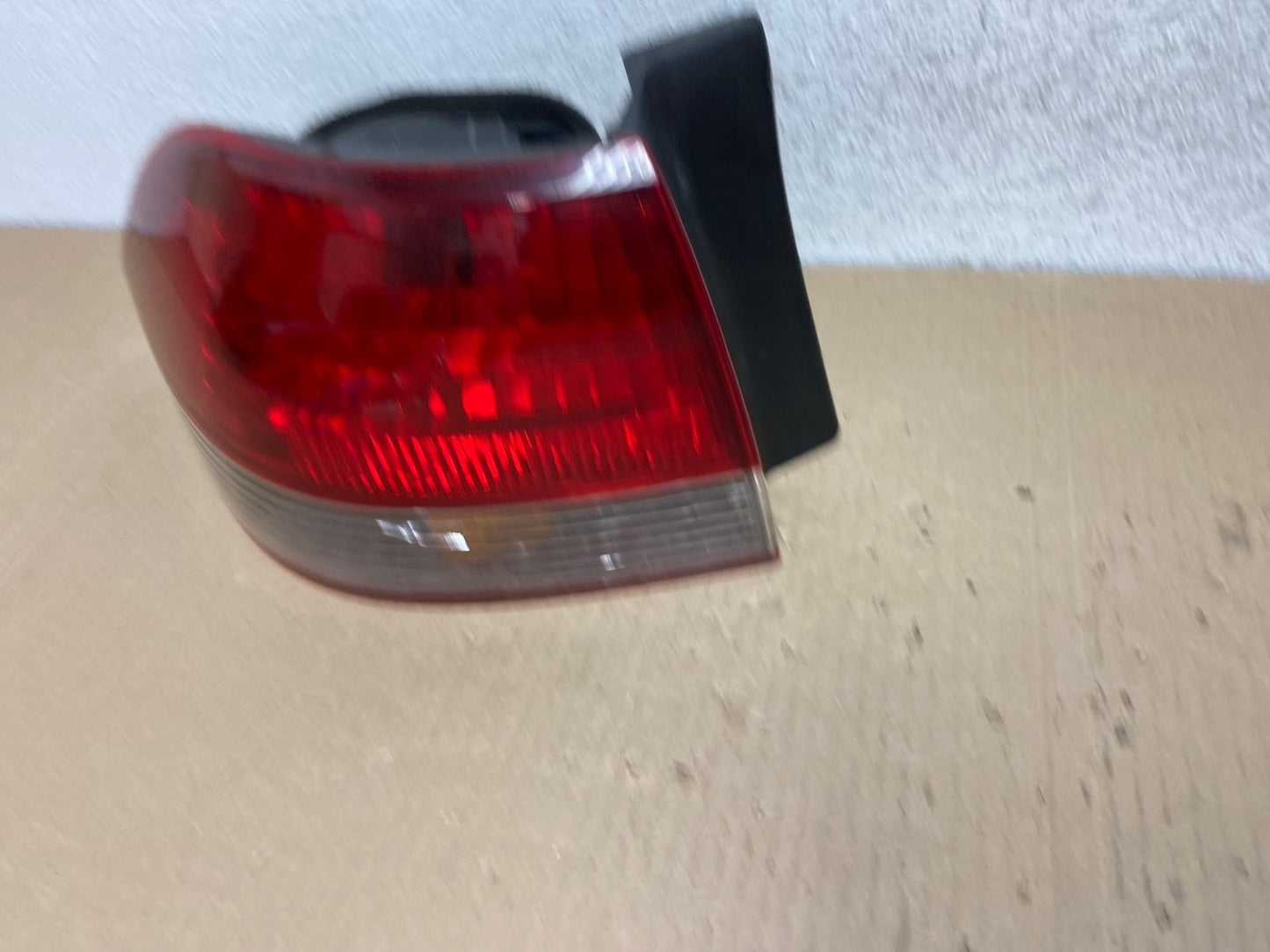 2001 to 2002 Honda Accord Sedan 4door Left Driver LH Tail Light AE9530 LK1