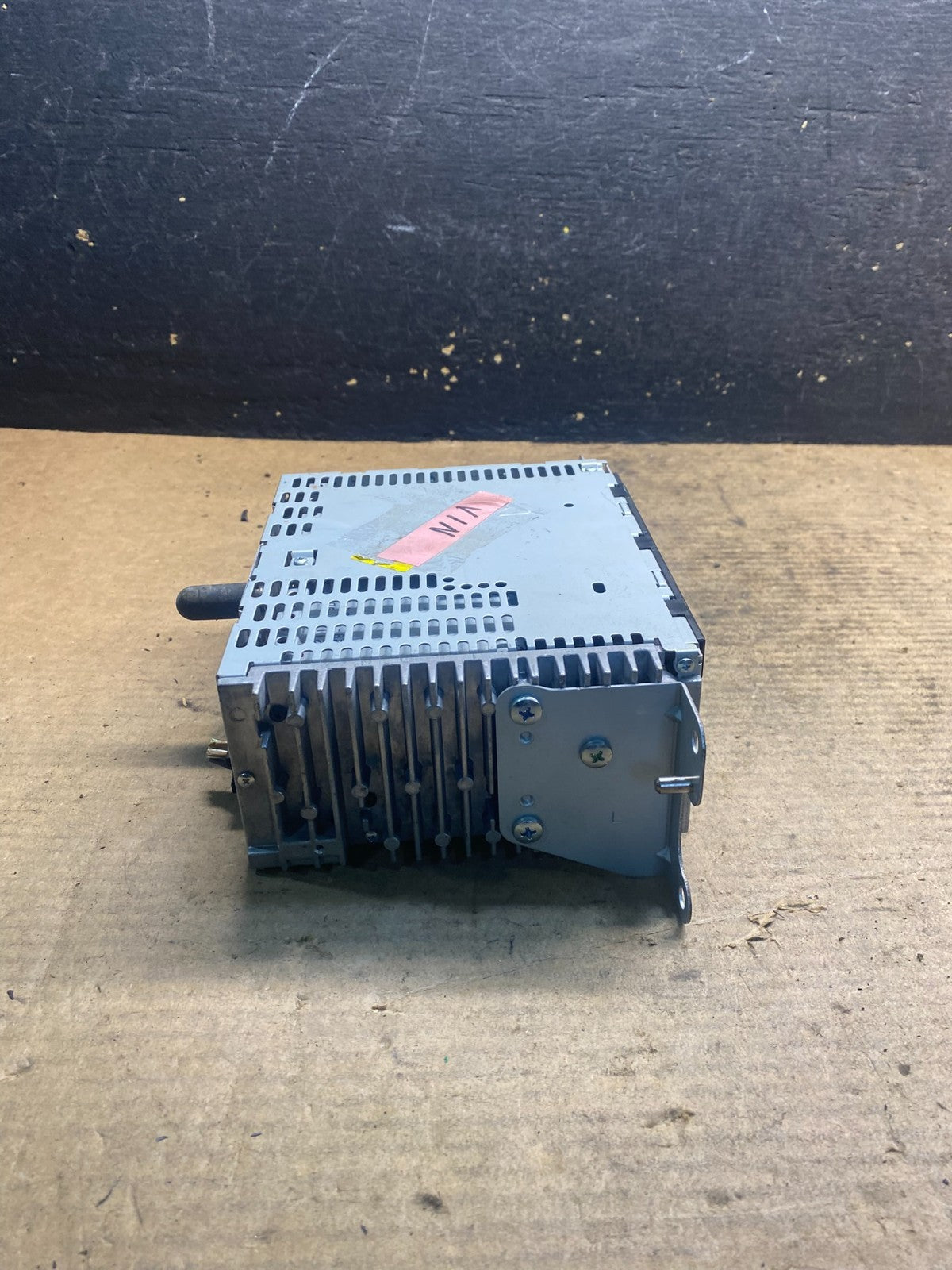 2012 to 2014 Ford Edge AM/FM Radio Reciever OEM aa1843 DG2