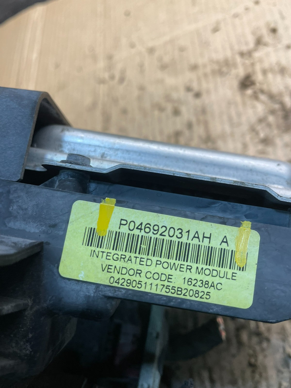 2005 2007 Dodge Charger  Fuse Box Body Control Module BCM X9839  DG7