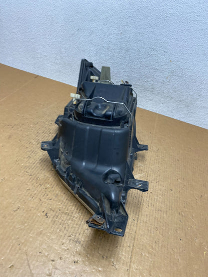 2005 to 2006 Mercedes Sprinter Right Passenger Headlight Halogen AE1607 DG7