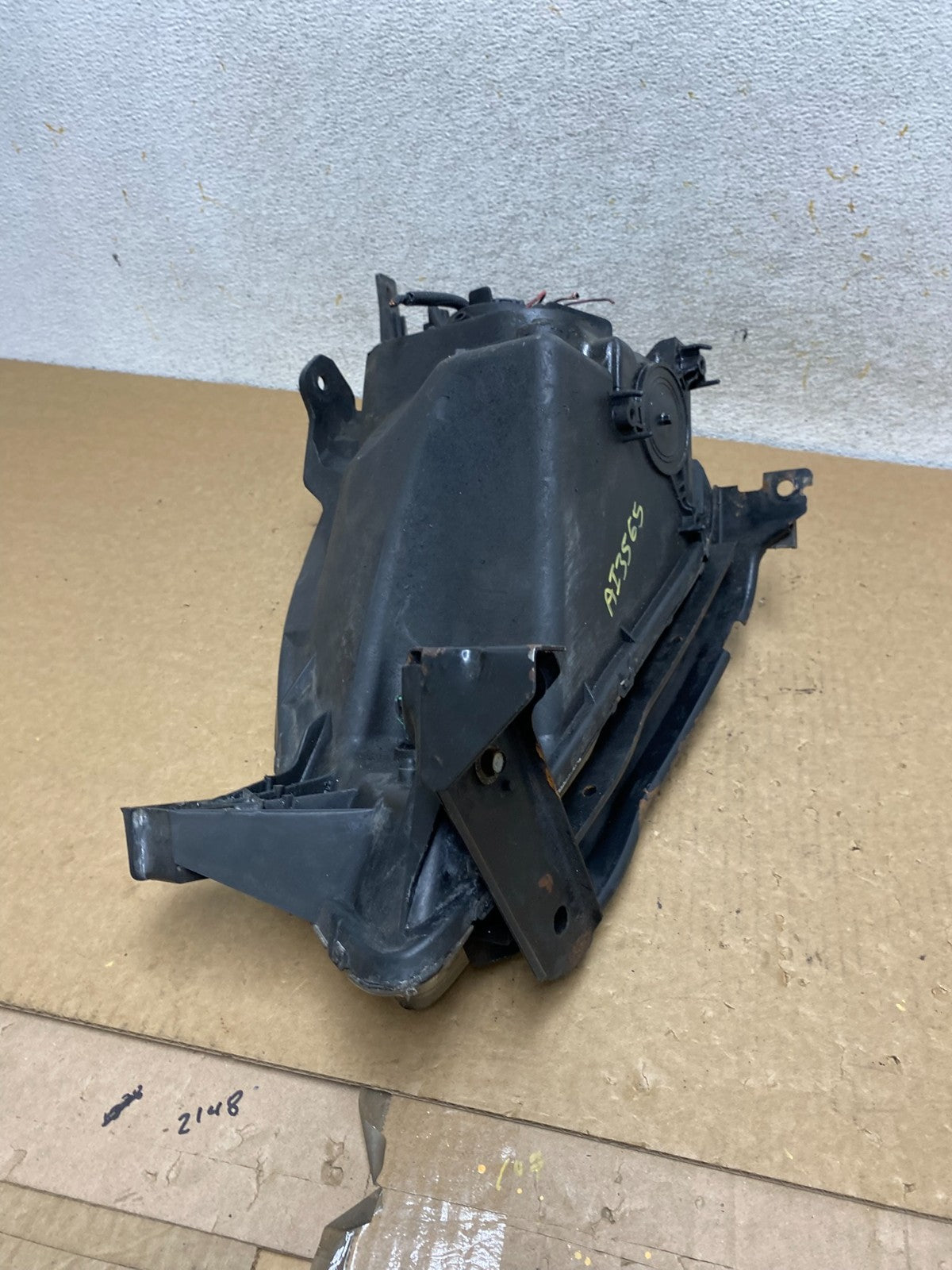 2002 to 2004 Honda CRV CR-V Right Passenger RH Halogen Headlight AI3565 DW9