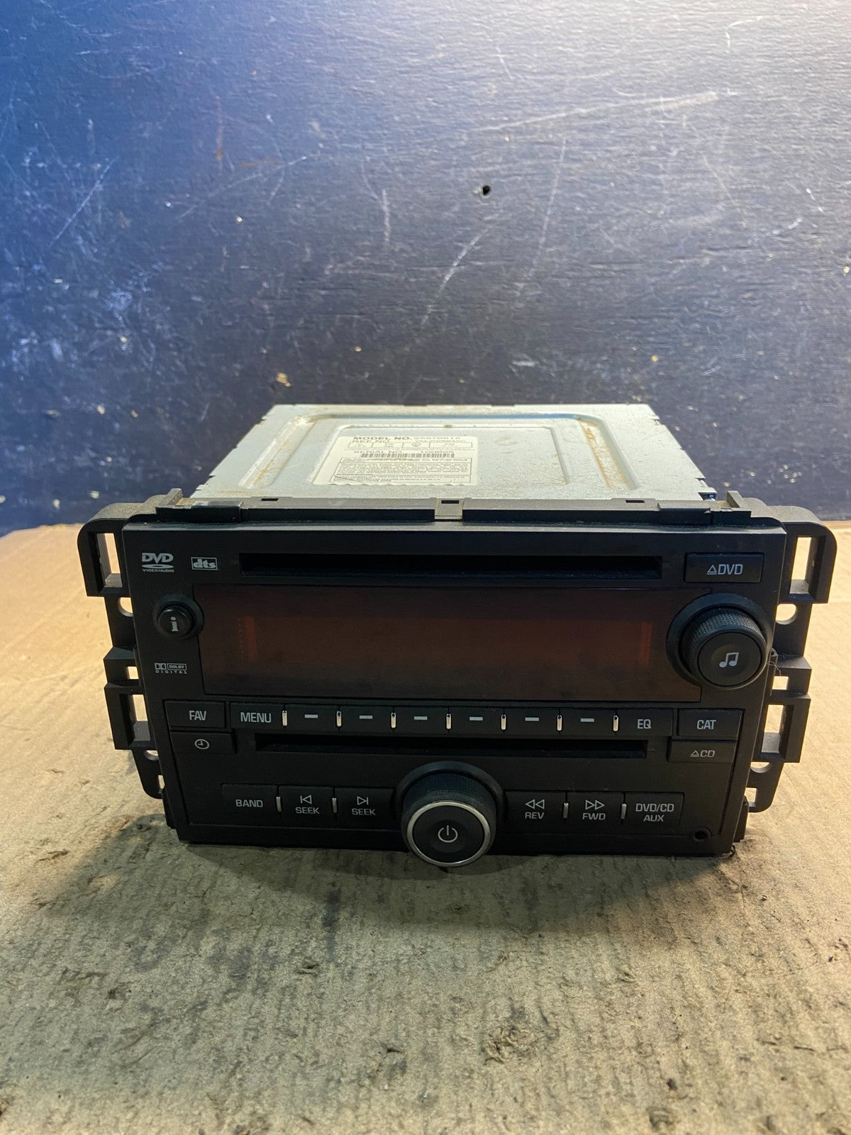 2010 to 2012 GMC Acadia Radio AM/FM CD Player Radio Z0744 DG0