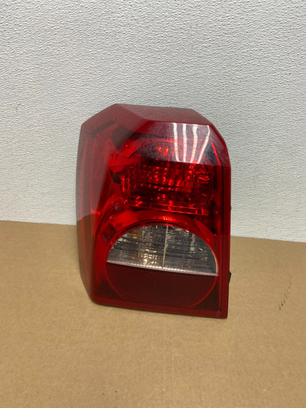 2008 2009 2010 2011 2012 Dodge Caliber Tail Light Left Driver Side Oem AB9962 DW0