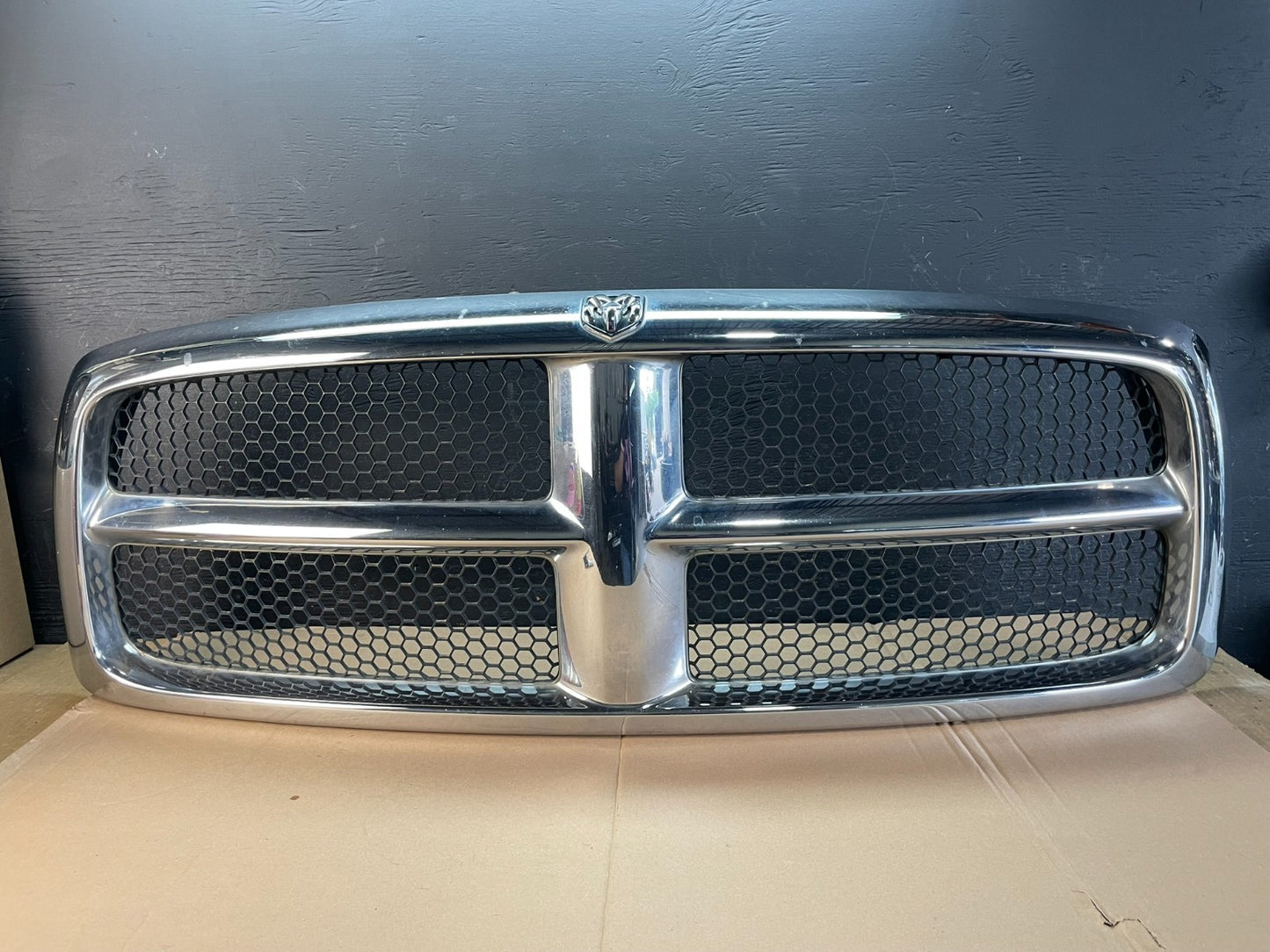 2002 2003 2004 2005 Dodge Ram 1500  Upper Front Grill Grille AD8302 DG0