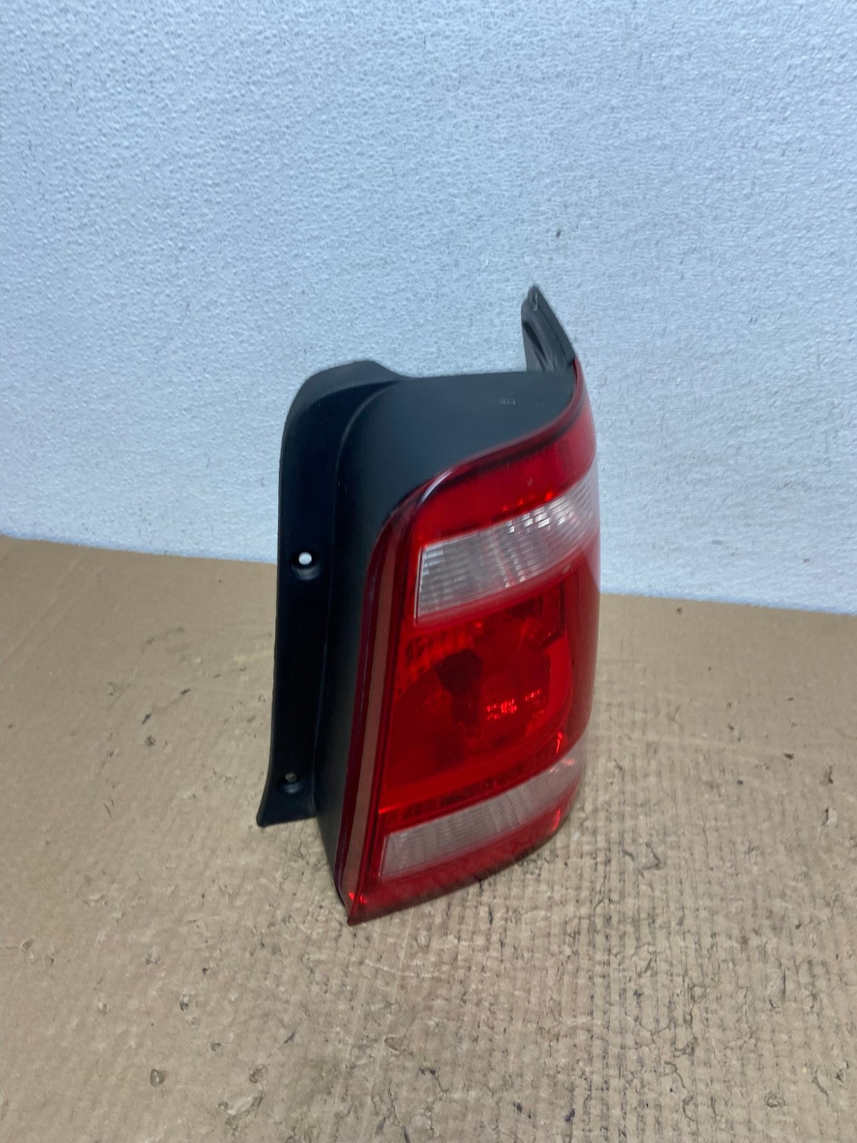2008 to 2012 Ford Escape Right Passenger RH Side Tail Light AC4108 LK2
