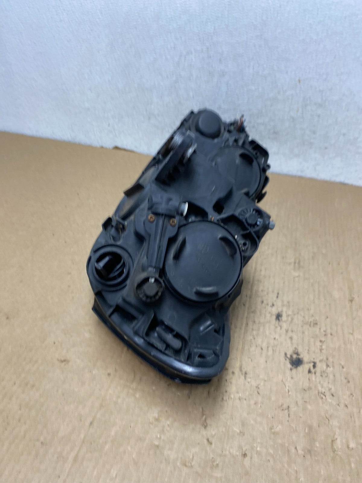 2012-2015 Volkswagen Passat Right Passenger RH Halogen Headlight AG2450 DW7