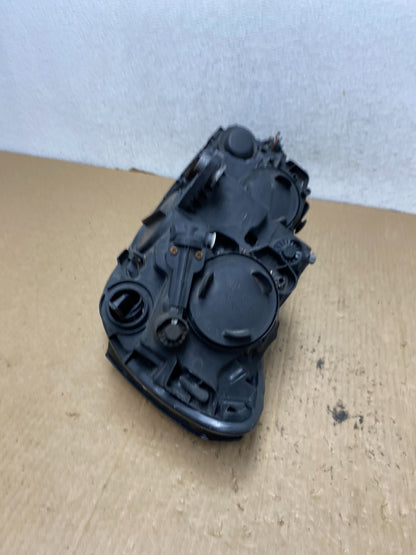 2012-2015 Volkswagen Passat Right Passenger RH Halogen Headlight AG2450 DW7