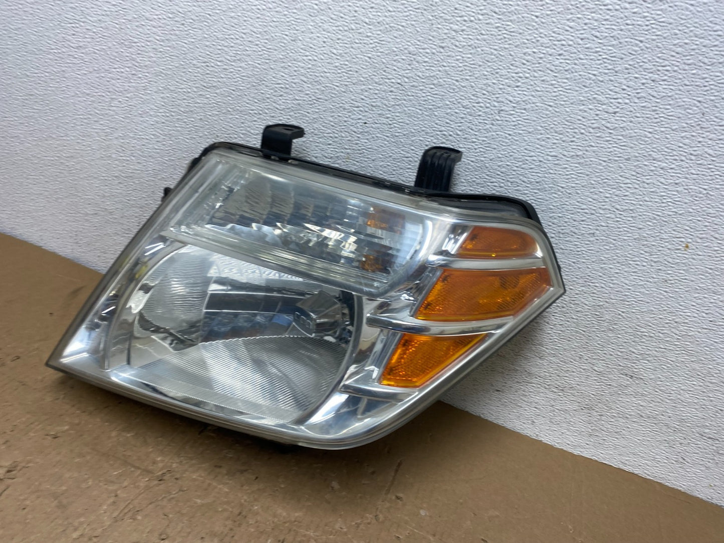 2008 to 2012 Nissan Pathfinder Halogen Headlight Left Driver Lh AD8179 DW1