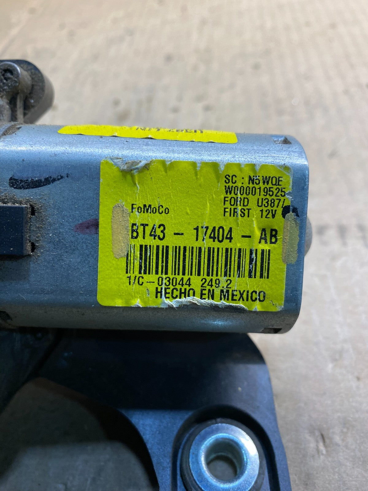2011 to 2014 Ford Edge Licnoln MKX Rear Windshield Wiper Motor OEM AB0364 DG6