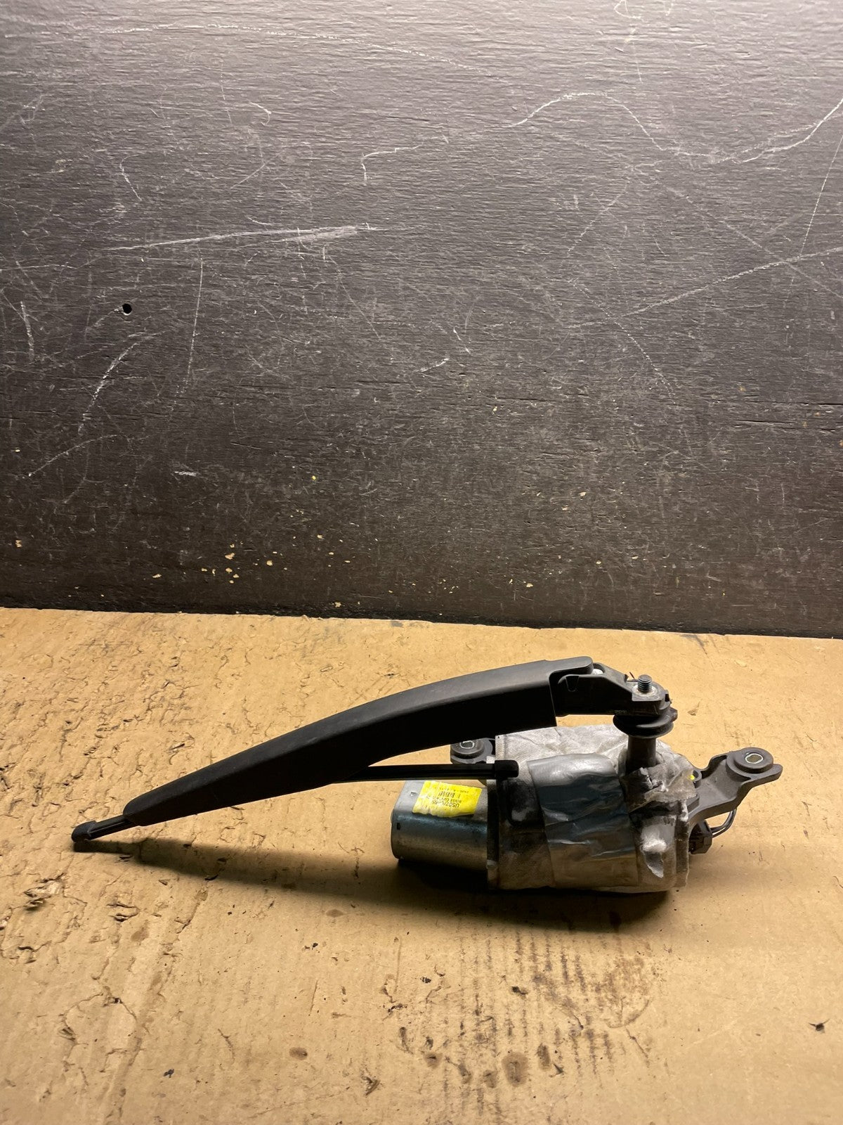 2011 to 2019 Ford Explorer Rear Windshield Wiper Motor OEM W6836 DG3