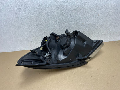 2007 - 2010 Hyundai Entourage Right Passenger Halogen Headlight AG6818 DW6