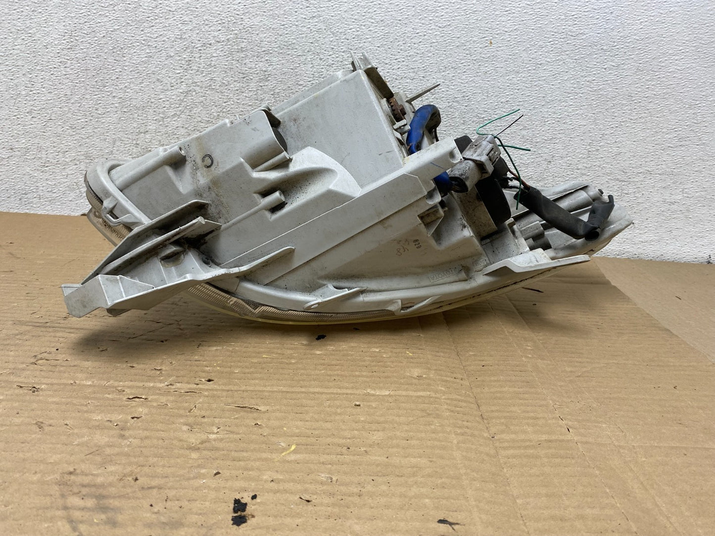 2007 2008 2009 Toyota Yaris Left Driver LH Halogen Headlight AG9017 DW6