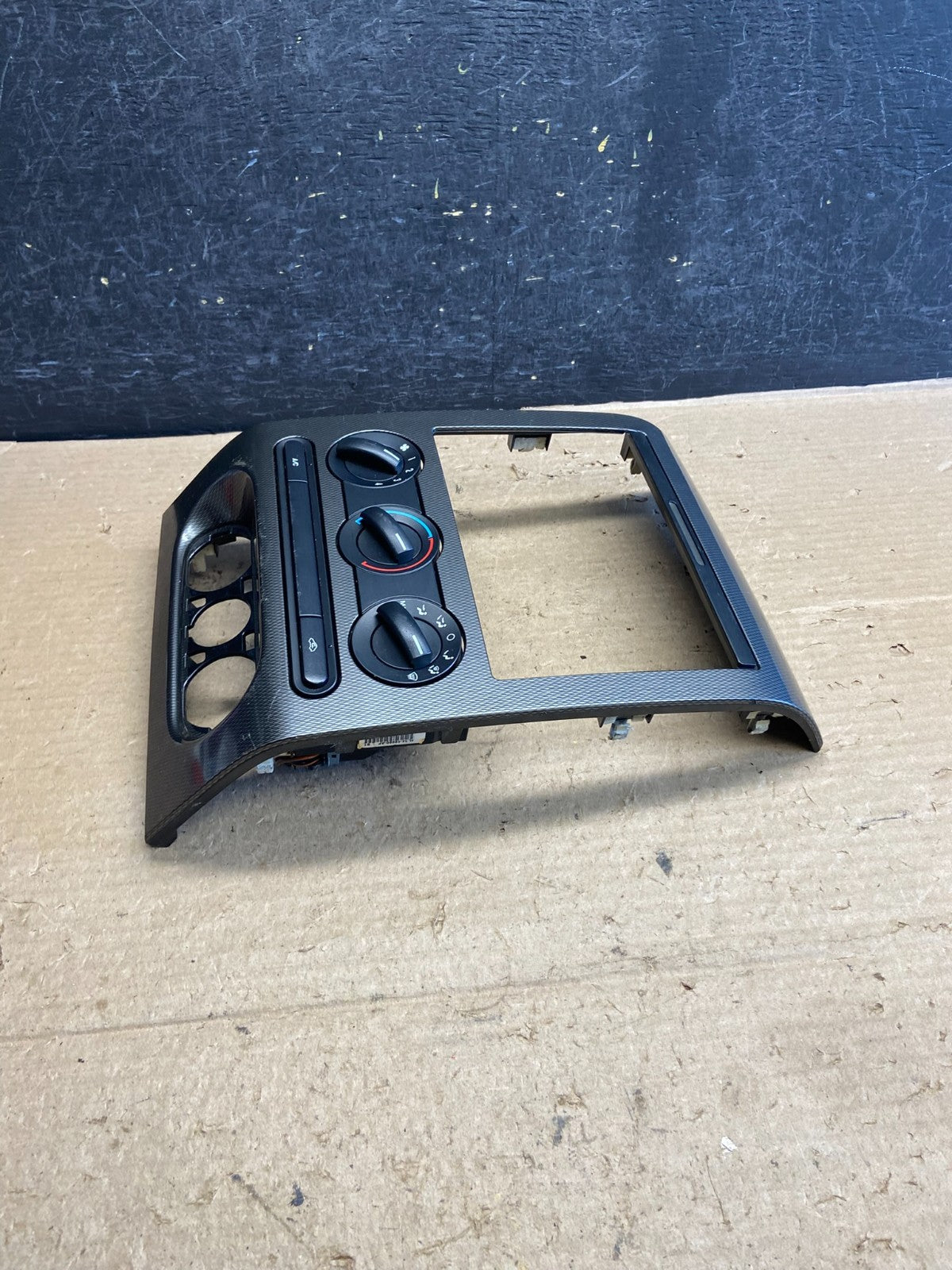 2004 to 2008 Ford F150 Radio Climate Dash Bezel Surround Black AH5166 DG2