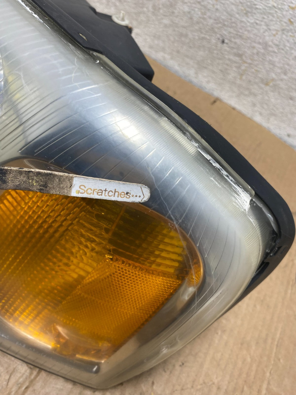 2002 to 2009 Gmc Envoy Left Driver Lh Side Headlight Halogen AI8207 DW3