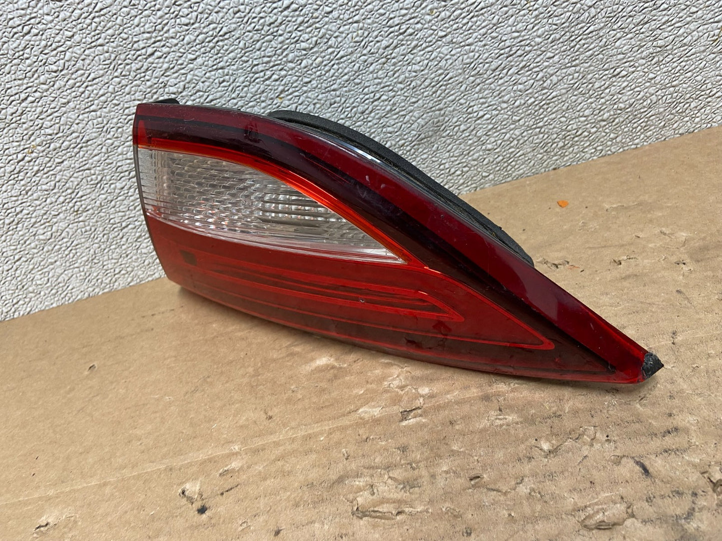 2015 to 2017 Chrysler 200 Sedan Right Passenger  Inner Tail Light AB4869 LK1