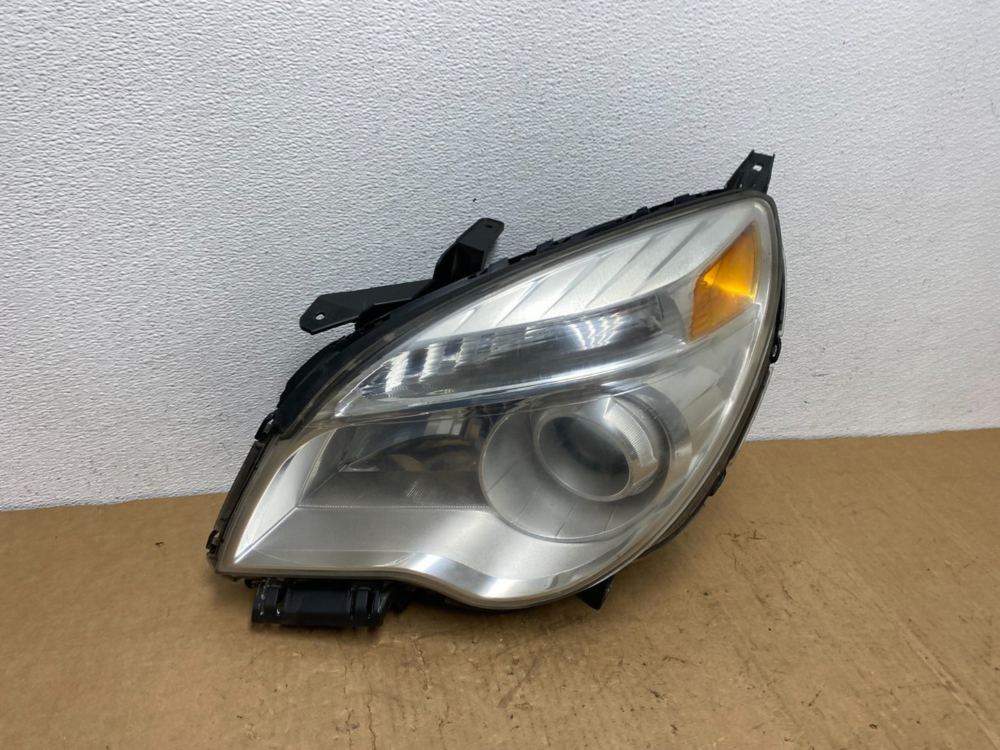 2010-2015 Chevrolet Equinox Halogen Projector Headlight Left Driver AD13182