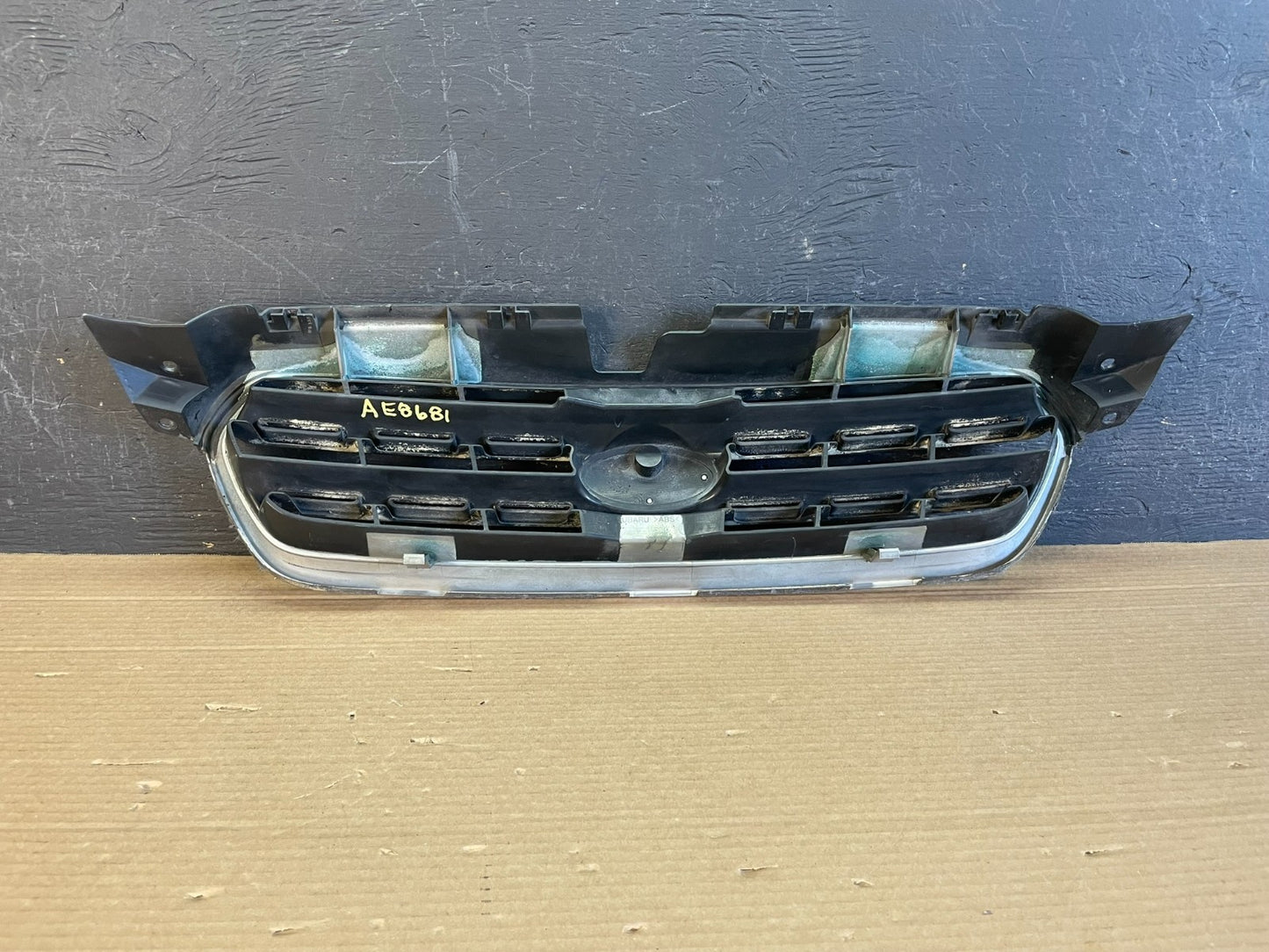 2005 to 2007 Subaru Legacy Outback Front Grill Grille AE8681 DG3