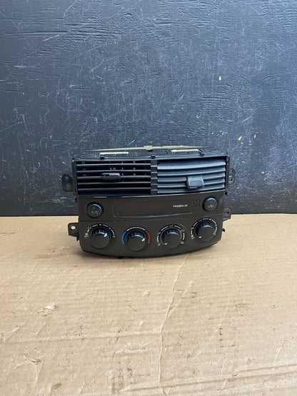 2004-2005 Toyota Sienna A/C Climate Heater Temperature Control Air Vent AF1988DG0