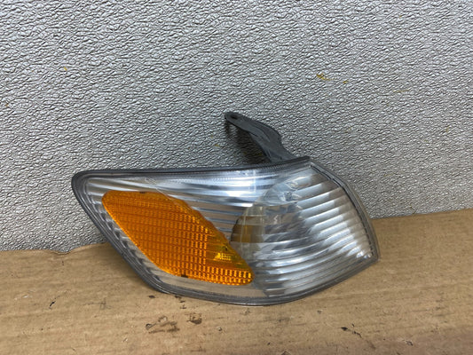 2000 - 2001 Toyota Camry Front Right Passenger RH Turn Signal Oem AB5198 DW0