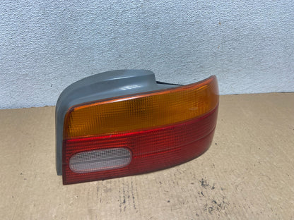 1998 to 2002 Chevrolet Prizm Right Passenger Rh Side Tail Light AG2322 DW0