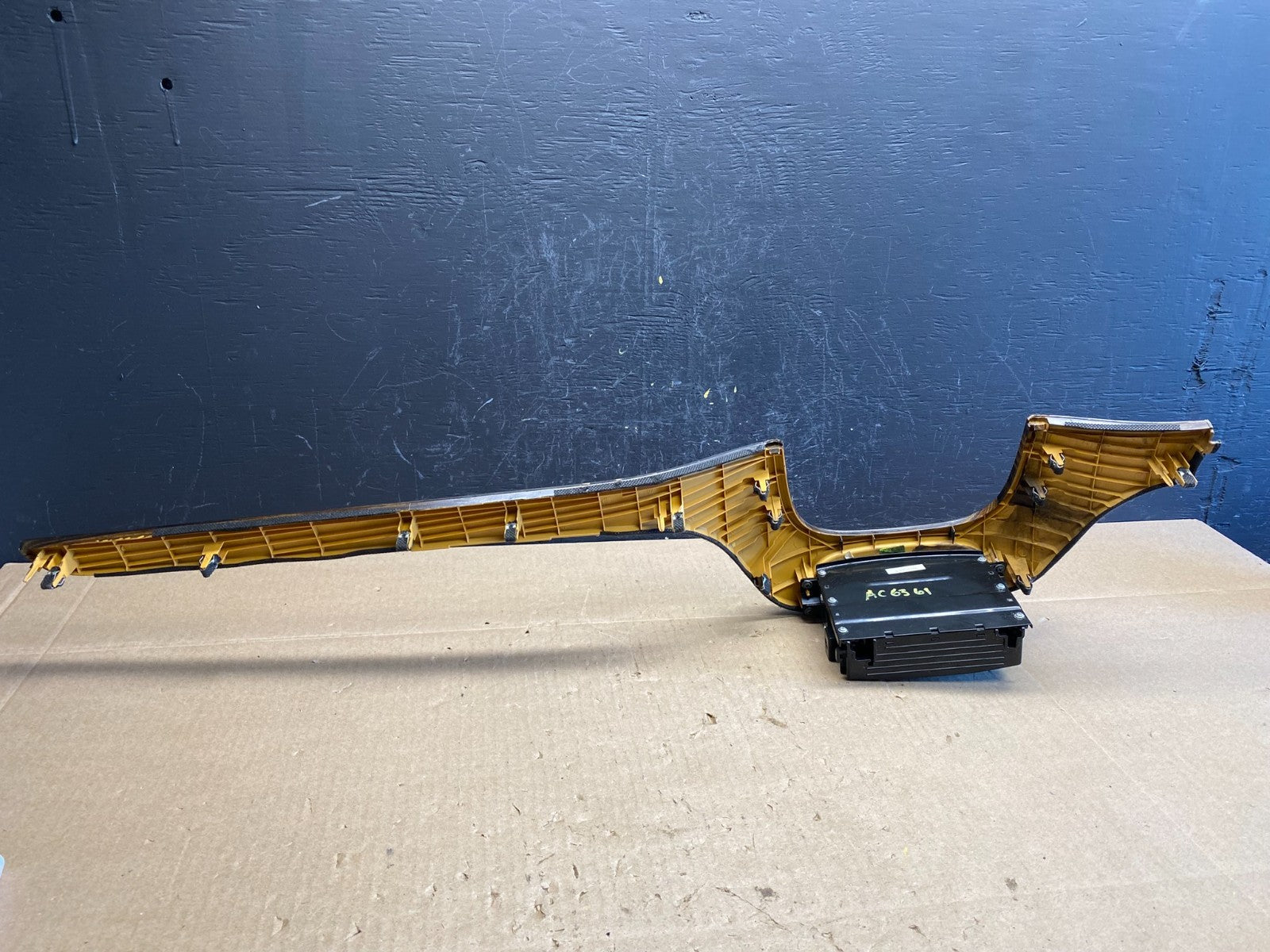 2007 to 2012 Hyundai Santa Fe Center Dashboard Wood Panel Molding ac6361 DG3