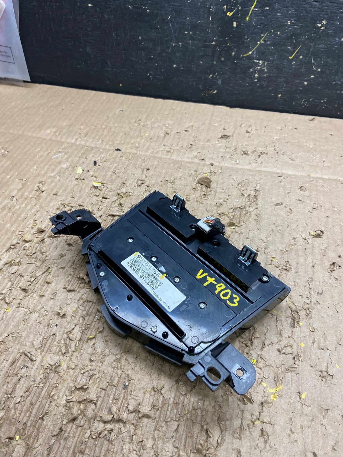 2013 to 2016 Chevrolet Cruze Radio Contol Panel 95166368 OEM W0071  DG3