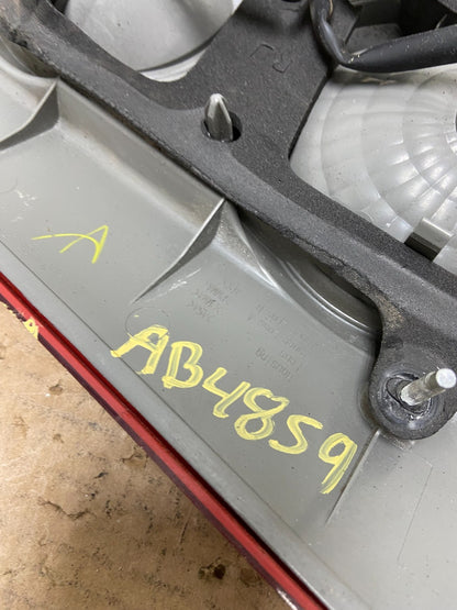 2006 to 2010 Toyota Sienna Right Passenger Side Rh Inner Tail Light AB4859 LK6