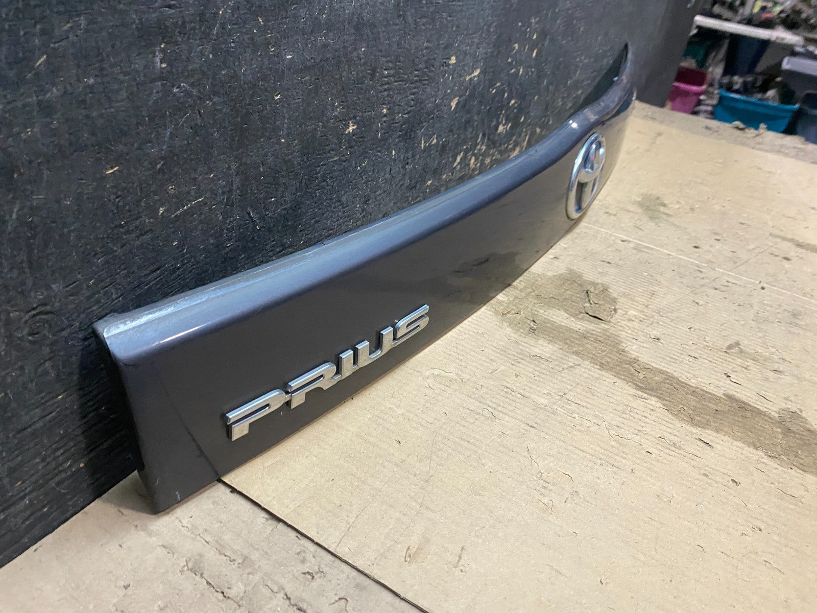 2010 to 2015 Toyota Prius Trunk Rear Tailgate Molding Panel 76801-00900 X3308 DG2